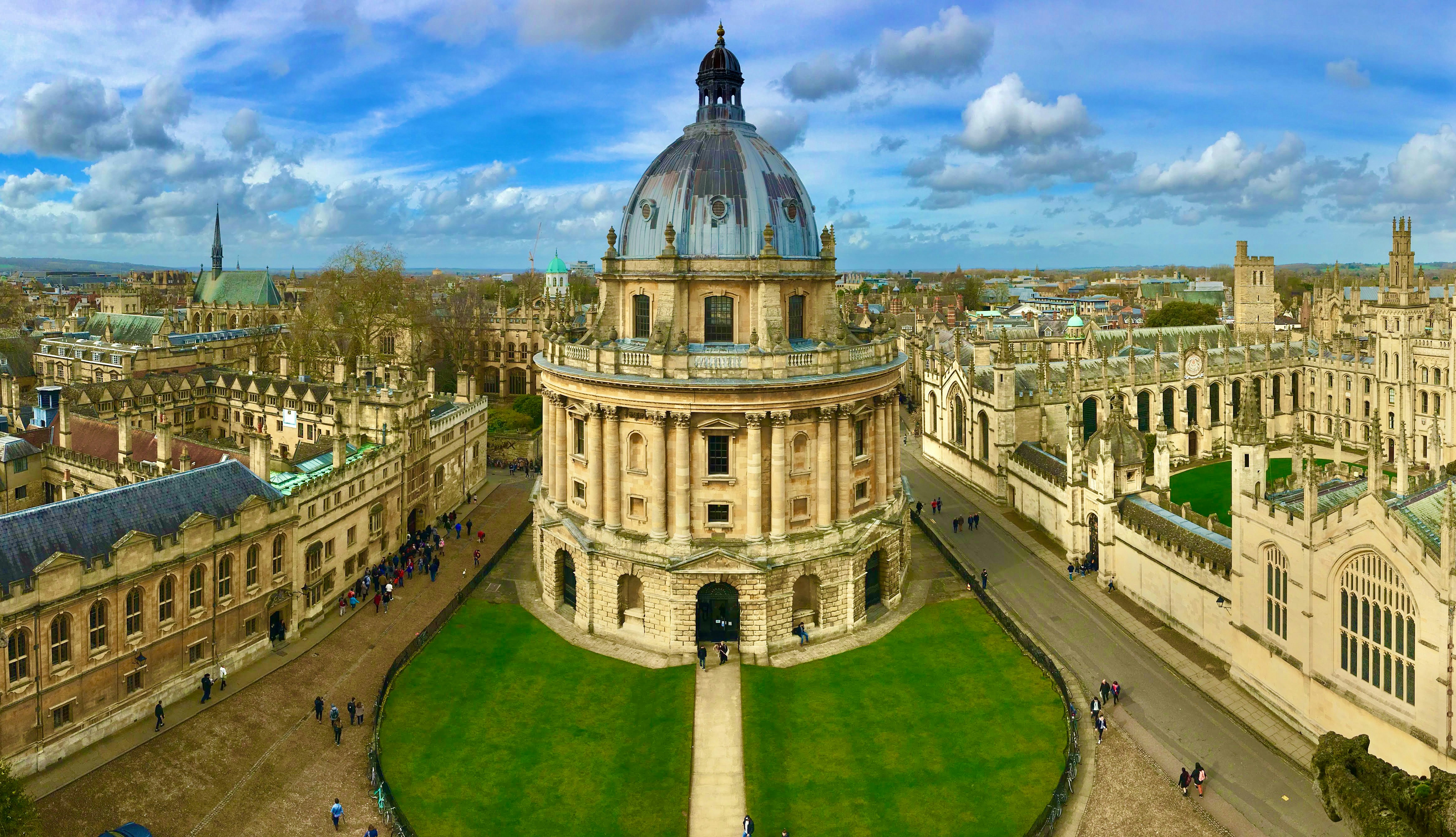 Oxford in 2 Days: Spires, Courtyards & Slow Thoughts