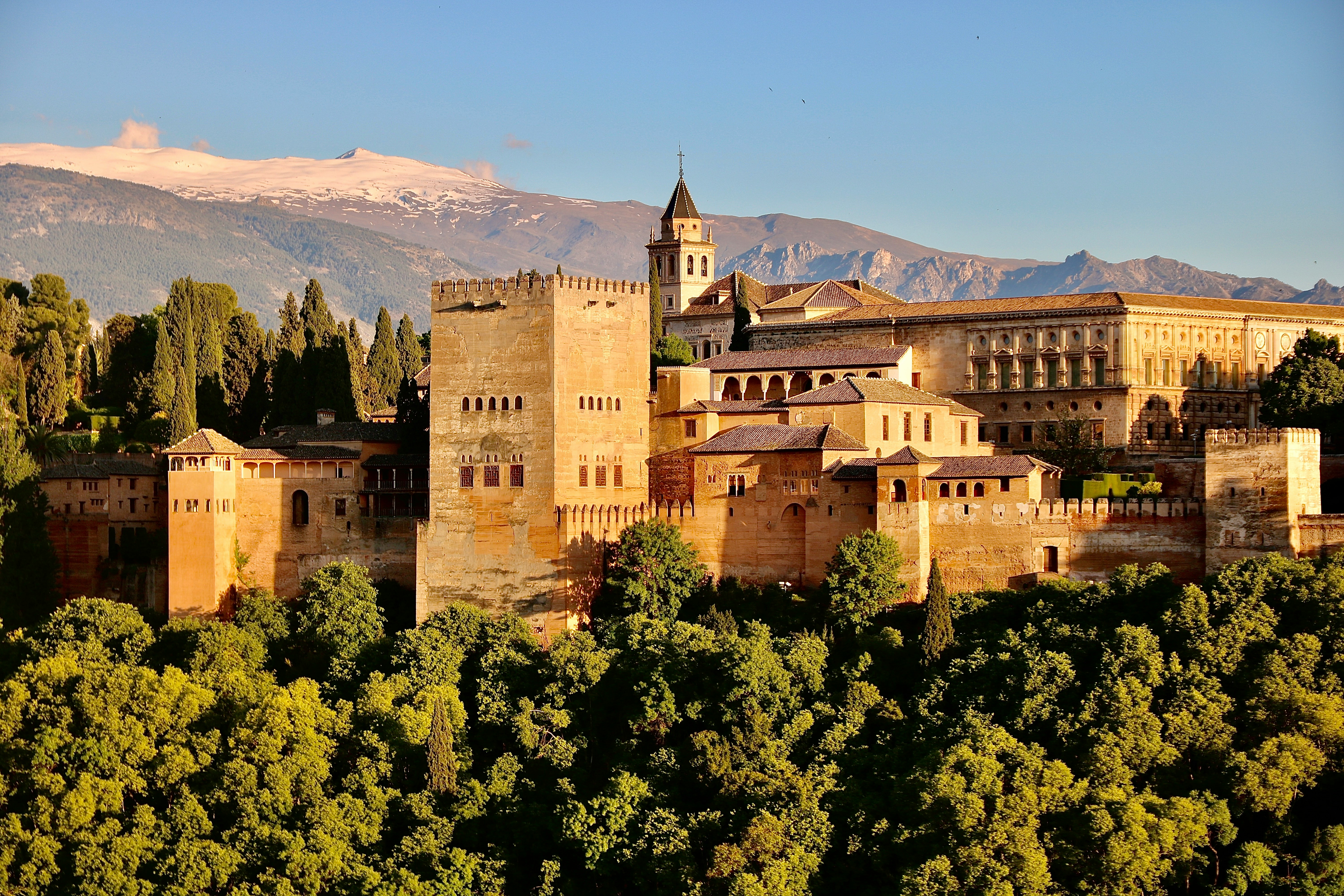 Granada in 3 Days: Water, Shadow, and Patience