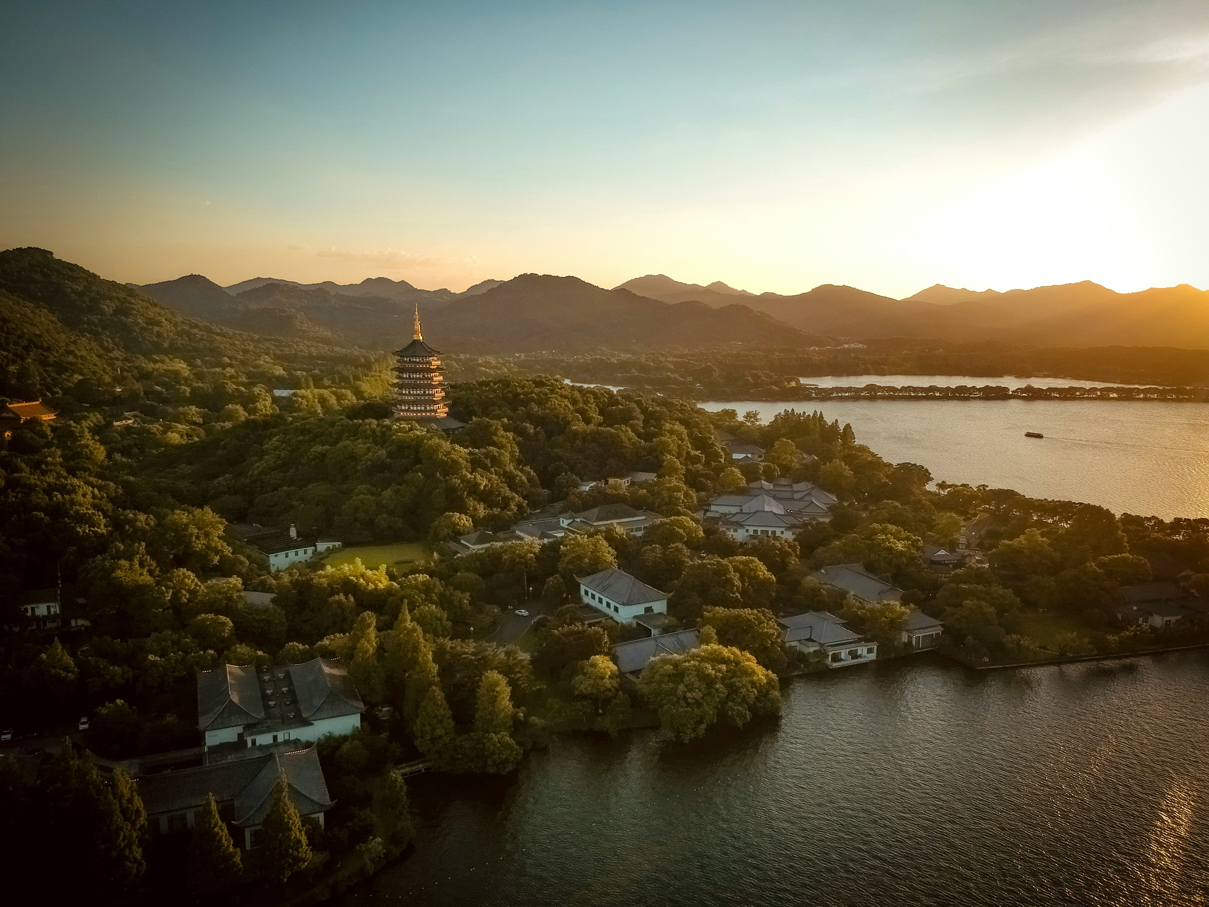 Hangzhou in 3 Days: Where Water Teaches Patience